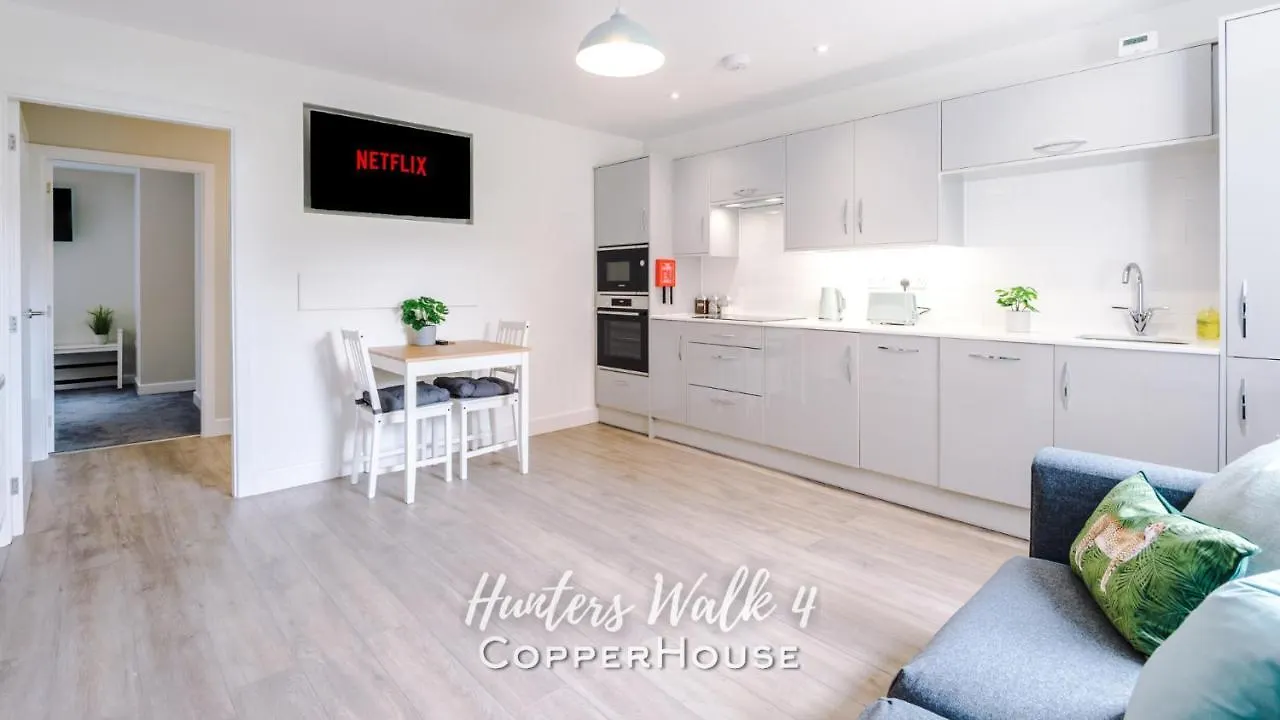 Chester City Centre Apartments With Parking 0*,